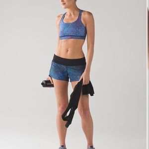 Lululemon Speed Short (4-way Stretch 2 1/2")
Strive Multi Black / Black